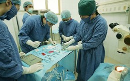 ​Một người hiến giác mạc sẽ giúp hai người thoát mù