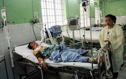 Một người đàn ông bị đâm thủng cổ vì ghen?