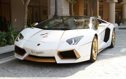 Siêu xe Lamborghini Aventador LP700-4 cẩn vàng