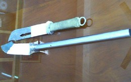 Bắt nhóm dùng mã tấu cướp tiền ở quán nhậu