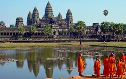 Bị bắt vì chụp ảnh khỏa thân ở đền Angkor