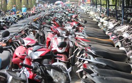 Bãi giữ xe tự phát tăng giá gấp 3,4 lần