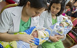 ​Nuôi thành công 2 trẻ sinh non siêu nhẹ ký