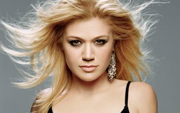 Album mới của Kelly Clarkson dẫn đầu Billboard 200