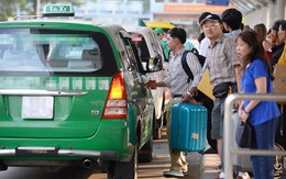 Sân bay Tân Sơn Nhất có 583 taxi chê khách, vòi tiền