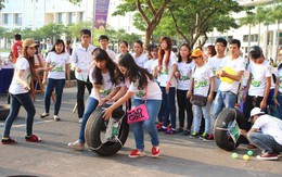 Cả ngàn người cùng Lê Cát Trọng Lý hát vì Giờ xanh trái đất