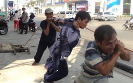 ​Kéo cáp điện trên phố