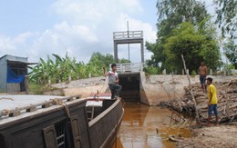 ​Dân kiến nghị đập bỏ cống ngăn mới xây