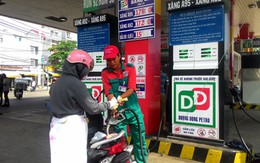 ​Bồi hoàn tiền cho khách vì bán nhầm “xăng chứa nước”