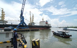 Nổ hầm tàu khiến ba công nhân bị bỏng