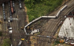 Đoàn tàu Amtrak “chạy quá tốc độ” khi bị lật