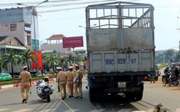 Chạy ngược chiều, phụ nữ bị xe tải tông chết