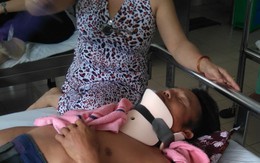 Cả nhà vợ trấn nước, trói chồng vào gốc cây