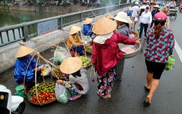 Tiểu thương lại kéo đến UBND TP Huế kêu cứu