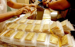​Vàng giảm 300.000 đồng/lượng, USD vẫn kịch trần