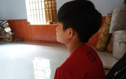 “Hết cách dạy bảo, tôi mới phải khóa xích cổ con”