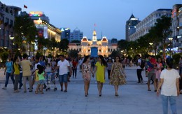Quản lý đường Nguyễn Huệ phải biết ngoại ngữ