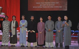 Nhiều băn khoăn với trang phục truyền thống