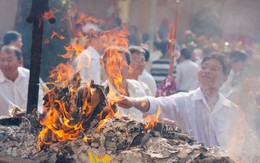 Đốt, rải vàng mã sẽ giảm nếu vận động tốt?