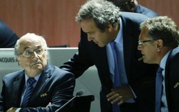 Blatter, Platini và Valcke bị đình chỉ công tác 90 ngày