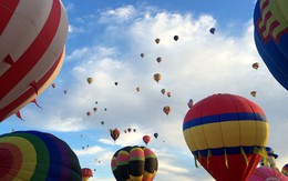 ​Rực rỡ sắc màu lễ hội khinh khí cầu Balloon Fiesta 2015