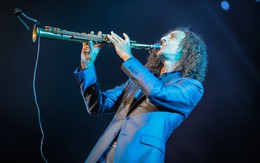 Kenny G mê hoặc khán giả bằng tiếng kèn “phù thủy”