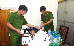 Bắt 39 người đánh bạc quy mô lớn giữa đêm trong rừng