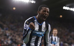 ​Wijnaldum giúp Newcastle đá bại Liverpool