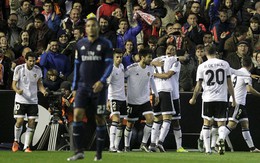 Valencia cầm chân 10 người Real Madrid
