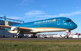 Máy bay Vietnam Airlines hạ cánh khẩn xuống sân bay Nội Bài