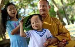 Dân huyện đảo Trường Sa lên chùa cầu bình an