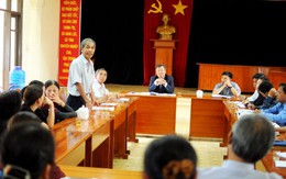 Yêu cầu đưa người đánh tiểu thương ra tòa