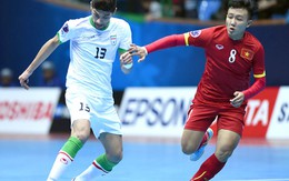 Tuyển futsal VN trở lại mặt đất