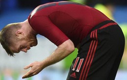 Xem clip cầu thủ West Brom bị CĐV ném đồng xu