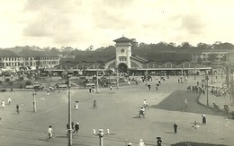 Một cô gái đánh cọp ngay lễ mở chợ Bến Thành 1914