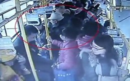 Clip đòi chỗ ngồi, cụ ông 70 đánh bà bầu trên xe buýt