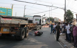 Dân vây đánh tài xế container nghi vượt đèn đỏ cán chết người