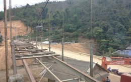 Chi 10 tỉ đồng làm 3 cầu treo xài 8 năm