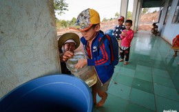 Đem nước đến trường rửa tay