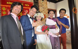 Công Ninh làm chủ trại gà nuôi 5 người con