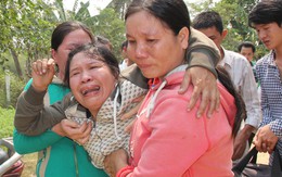 Đau xé ruột gan ngày cha mẹ những học sinh xấu số trở về