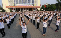 Gần 1.000 bạn trẻ nhảy flashmob chào mừng Festival Huế 2016