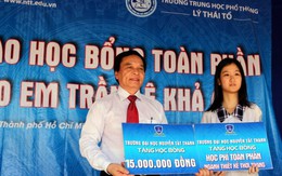 ​ĐH Nguyễn Tất Thành hỗ trợ gia đình một nữ sinh khuyết tật