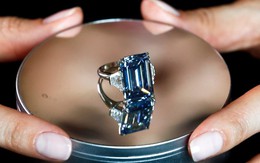 Kim cương Oppenheimer Blue bán giá kỷ lục 50,6 triệu USD