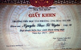 Thu hồi 149 giấy khen “khen từng mặt”