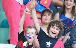 Các nhà ngoại giao đá bóng cổ vũ Euro 2016