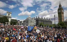 ​Hàng chục ngàn người biểu tình phản đối Brexit tại London