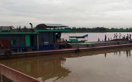 Hai tàu đâm nhau, ba người chết, một bé mất tích