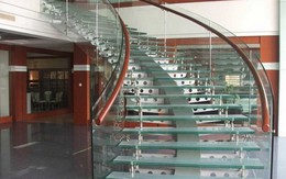Lưu ý khi thi công cầu thang kính cường lực