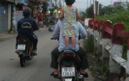 Chở trẻ quá nguy hiểm